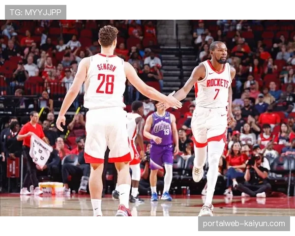 火箭近期六战五胜稳居前四 年轻阵容展现竞争力 火箭近期六战五胜稳居前四 年轻阵容展现竞争力